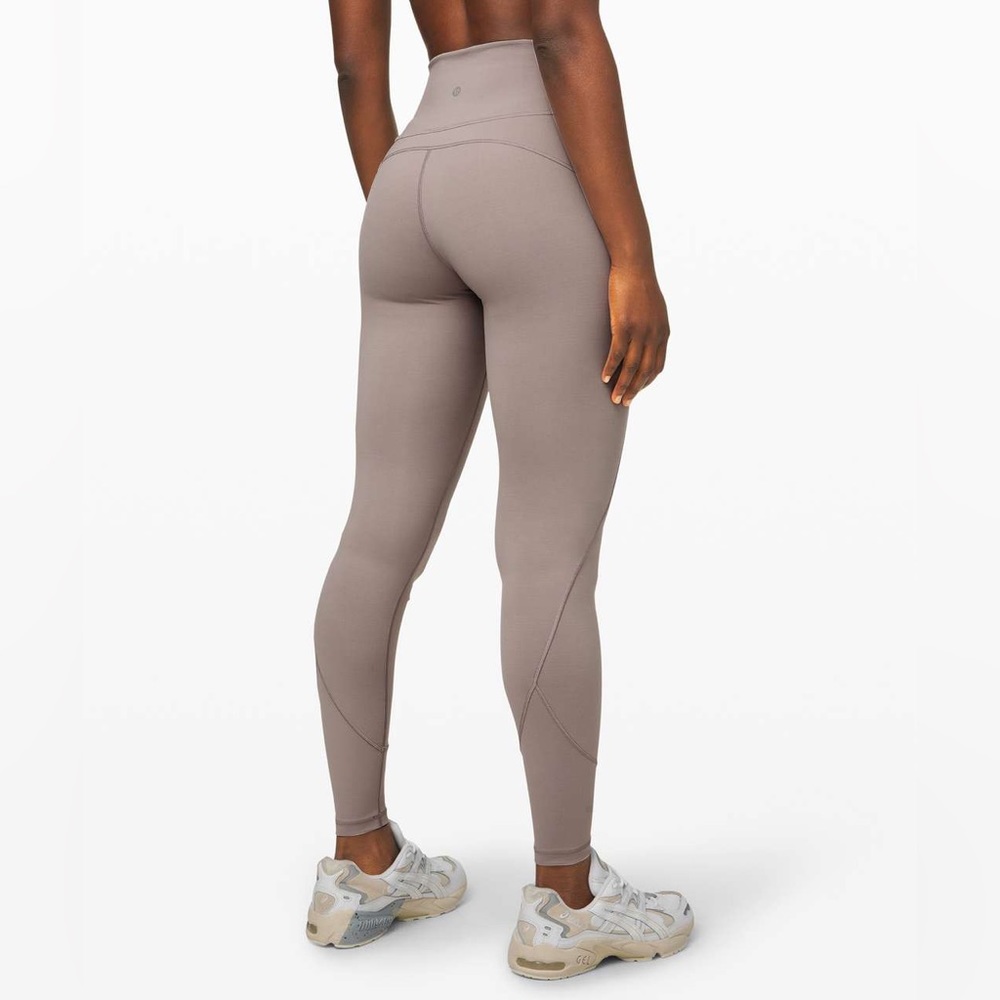 EUC 🍋 Lululemon In Movement Tight 28" *Everlux
Dark Chrome